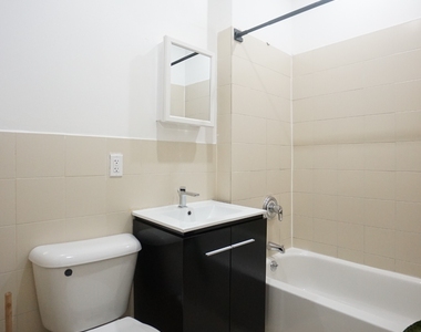 818 Marcy Avenue - Photo Thumbnail 7