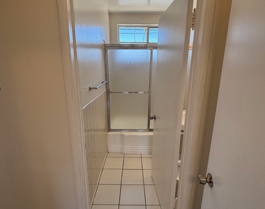 373 Myrtle Street - Photo Thumbnail 11