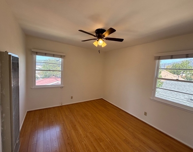 373 Myrtle Street - Photo Thumbnail 6