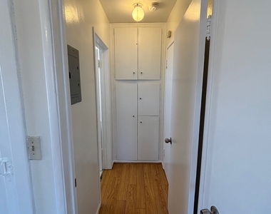 373 Myrtle Street - Photo Thumbnail 10