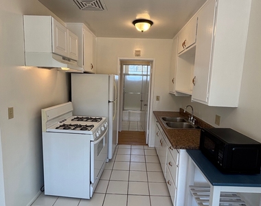 373 Myrtle Street - Photo Thumbnail 9