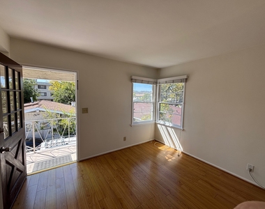 373 Myrtle Street - Photo Thumbnail 2
