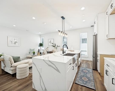 5633 Live Oak Street - Photo Thumbnail 1