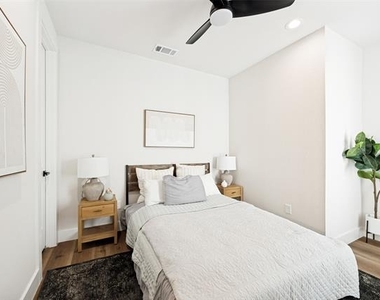 5633 Live Oak Street - Photo Thumbnail 11