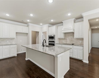 7437 Aniston Way - Photo Thumbnail 8
