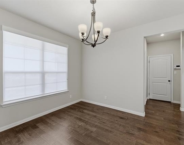 7437 Aniston Way - Photo Thumbnail 5