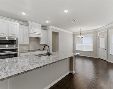 7437 Aniston Way - Photo Thumbnail 10