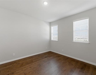 7437 Aniston Way - Photo Thumbnail 4