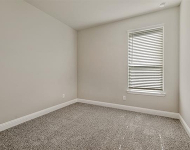 2605 Starling Street - Photo Thumbnail 19