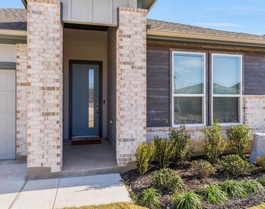 2605 Starling Street - Photo Thumbnail 3