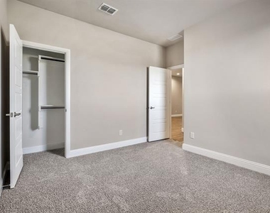 2605 Starling Street - Photo Thumbnail 17