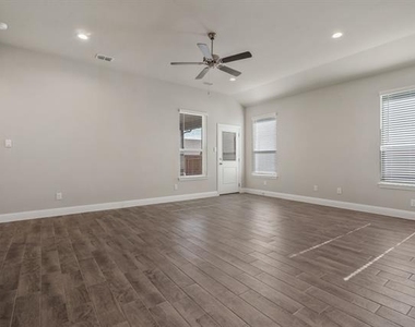 2605 Starling Street - Photo Thumbnail 10
