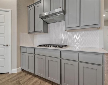 2605 Starling Street - Photo Thumbnail 7