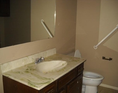 925 Minter Lane - Photo Thumbnail 1