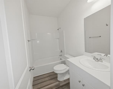 410 Forest Street - Photo Thumbnail 12