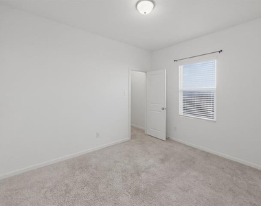 410 Forest Street - Photo Thumbnail 13