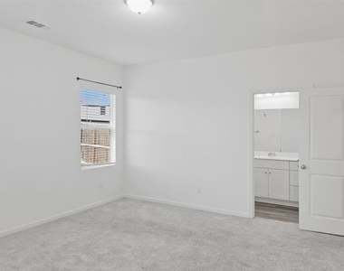410 Forest Street - Photo Thumbnail 8