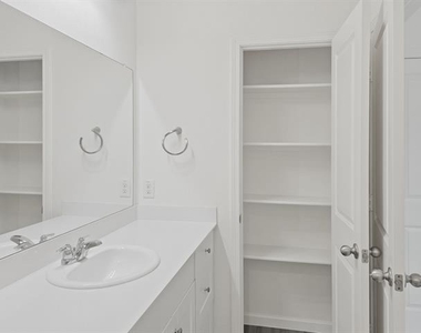 410 Forest Street - Photo Thumbnail 10