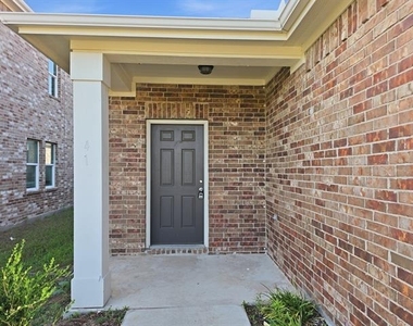 410 Forest Street - Photo Thumbnail 3