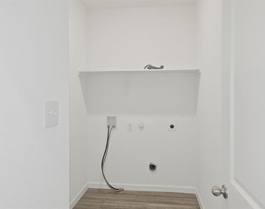 410 Forest Street - Photo Thumbnail 15
