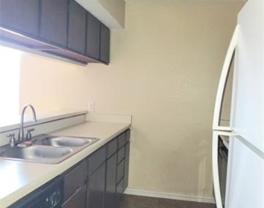 12480 Abrams Road - Photo Thumbnail 7
