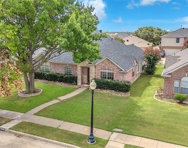 10809 River Oaks Drive - Photo Thumbnail 5
