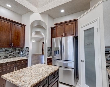 10809 River Oaks Drive - Photo Thumbnail 22