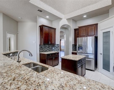 10809 River Oaks Drive - Photo Thumbnail 35