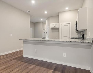 2627 Baron Avenue - Photo Thumbnail 8