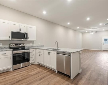 2627 Baron Avenue - Photo Thumbnail 3