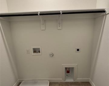 504 Saddle Lane - Photo Thumbnail 20