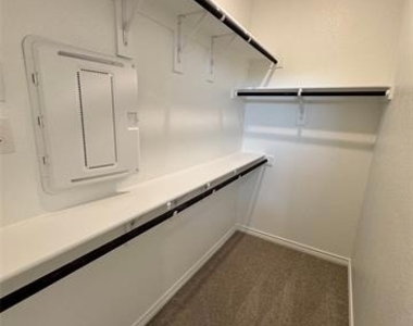 504 Saddle Lane - Photo Thumbnail 11