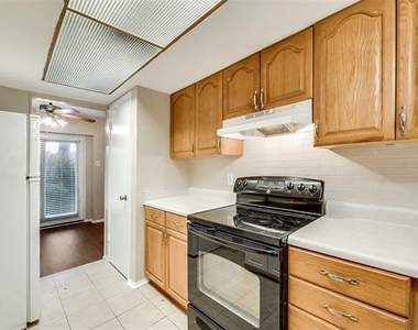 3101 Duck Creek Parkway - Photo Thumbnail 6
