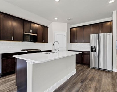 601 Weller Road - Photo Thumbnail 2