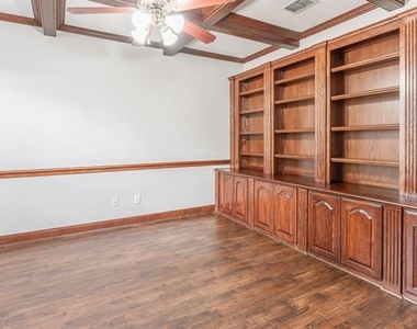 1100 Cedar Valley Drive - Photo Thumbnail 14