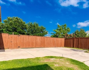 1100 Cedar Valley Drive - Photo Thumbnail 35