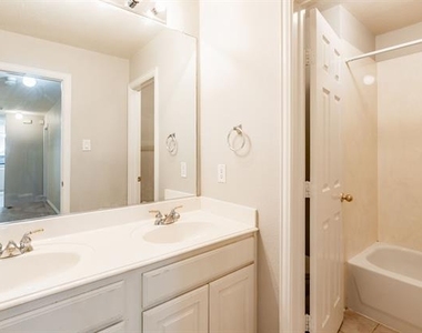 1100 Cedar Valley Drive - Photo Thumbnail 32