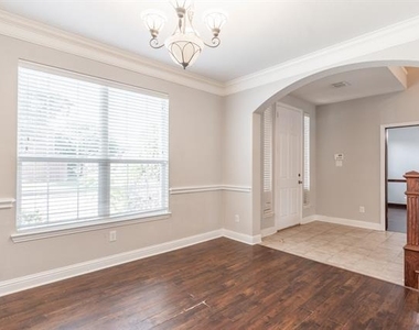 1100 Cedar Valley Drive - Photo Thumbnail 9