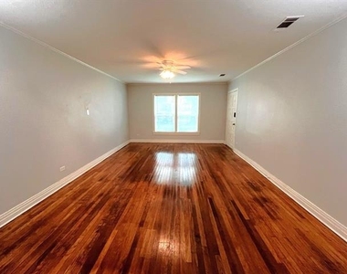 1322 W Bond Street - Photo Thumbnail 3