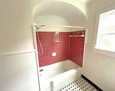 1322 W Bond Street - Photo Thumbnail 15