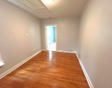 1322 W Bond Street - Photo Thumbnail 13
