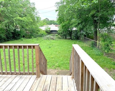 1322 W Bond Street - Photo Thumbnail 17