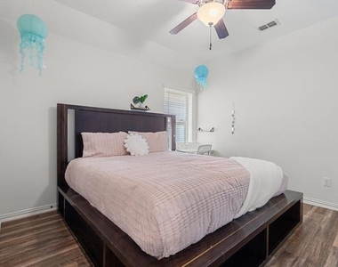 1506 Hennessey Drive - Photo Thumbnail 19