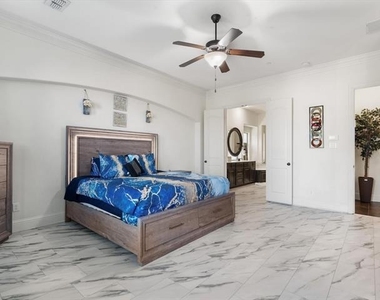 1506 Hennessey Drive - Photo Thumbnail 12