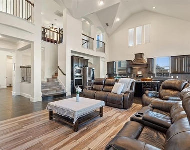1506 Hennessey Drive - Photo Thumbnail 7
