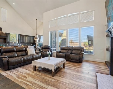 1506 Hennessey Drive - Photo Thumbnail 8