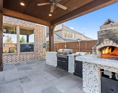 1506 Hennessey Drive - Photo Thumbnail 3