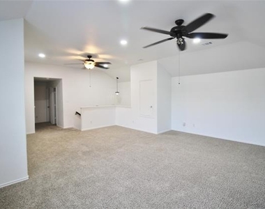 928 Oakcrest Drive - Photo Thumbnail 22