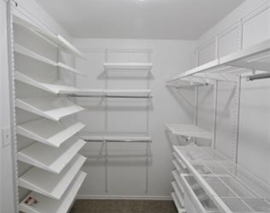 928 Oakcrest Drive - Photo Thumbnail 18