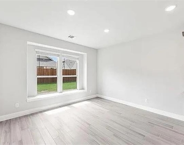 1012 Ridgehurst Road - Photo Thumbnail 13
